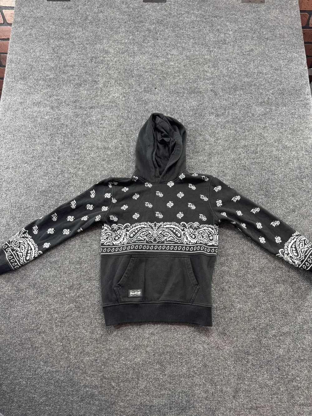 Dogg Supply Hoodie Boys 8 Black Paisley Bandana Graphic Pullover Fleece